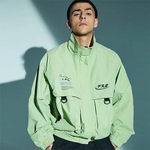 green loose jacket